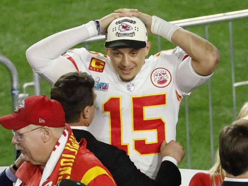 Mahomes se roba todos los reflectores del Super Bowl