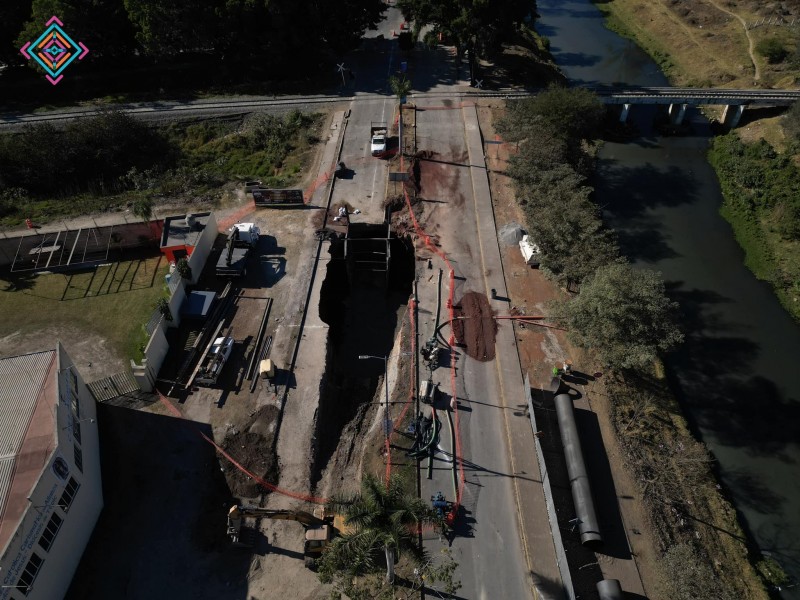 Mala ejecución de obra generó socavón en Boulevard Colosio