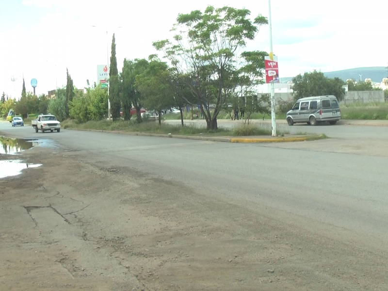 Mala construcción es causante de encharcamiento en Villas de Guadalupe