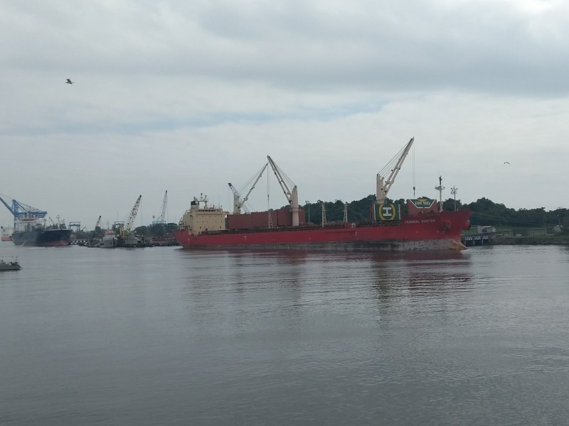 Malas condiciones climatológicas no afectan movimiento de barcos