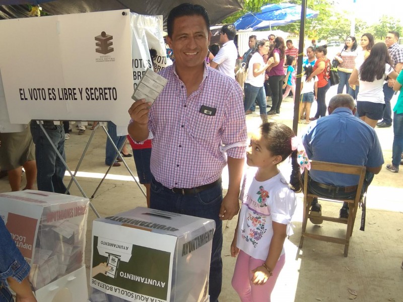Maldonado ejerce su derecho al voto en SC