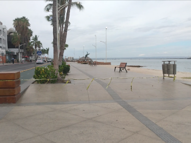 Malecón de La Paz tranquilo previo al paso de 