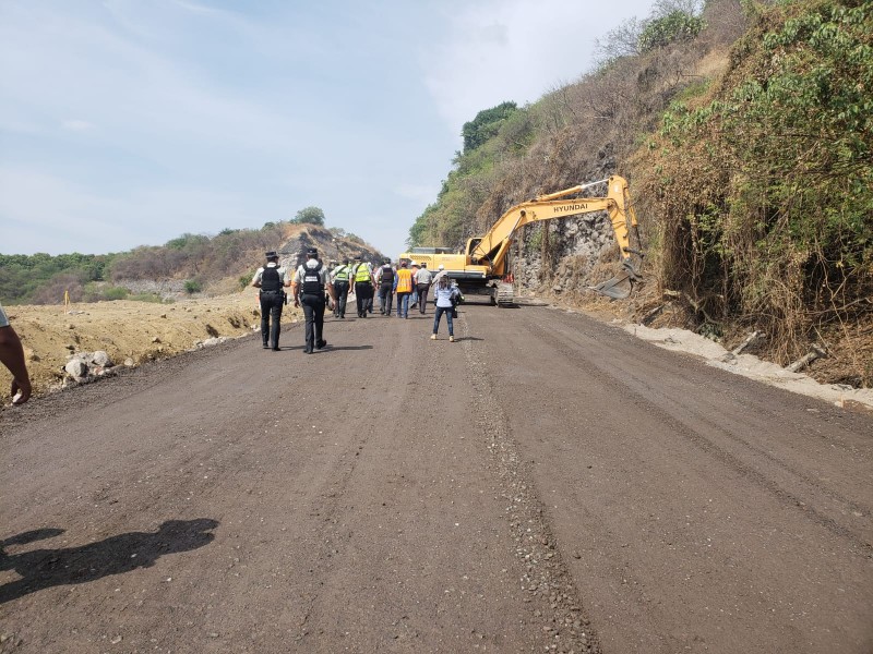 Mañana abrirán camino alterno en la autopista Pátzcuaro-Lázaro Cárdenas