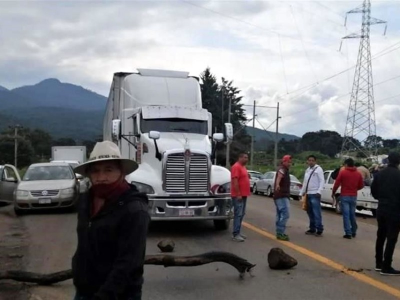 Mañana habrá bloqueos carreteros en Michoacán 