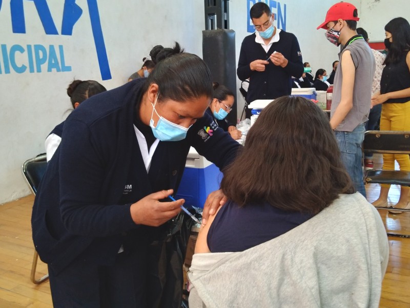 Mañana vacunarán contra el covid-19 a adolescentes de 14 años