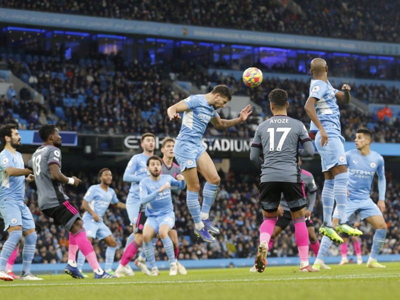 Manchester City aprieta el acelerador y golea 6-3 al Leicester