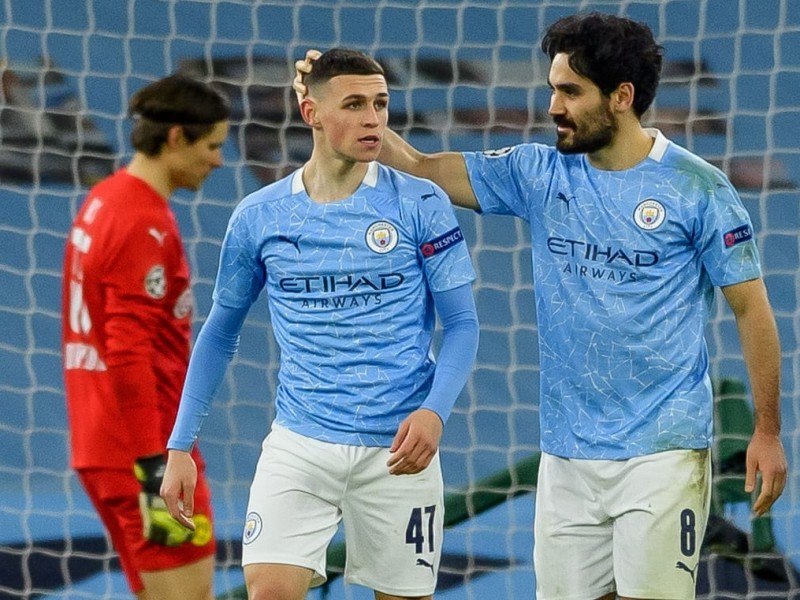 Manchester City rescata la victoria