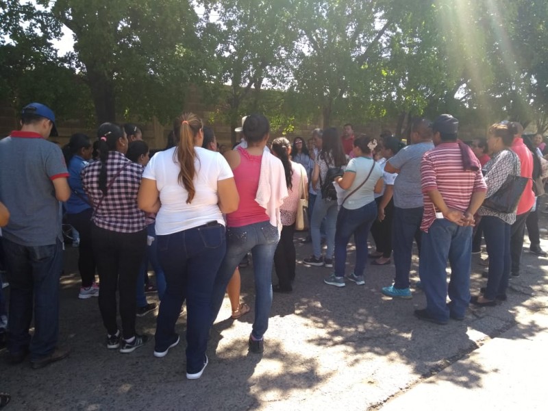 Manifestación en CFE por inconformidades