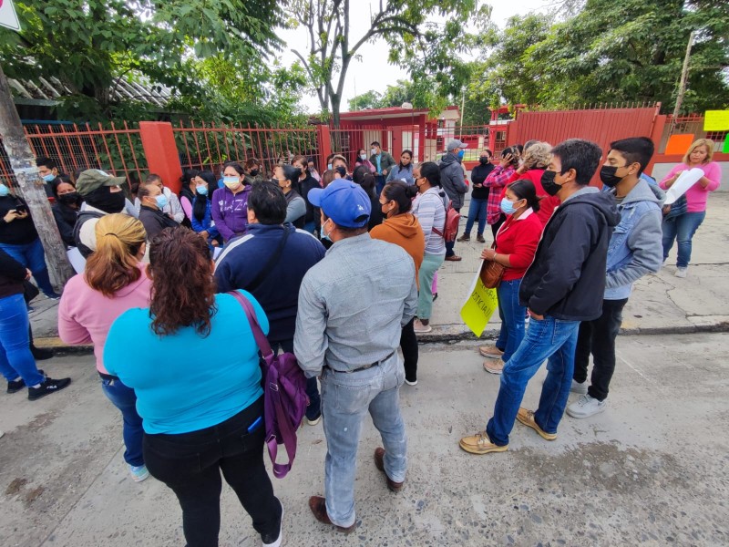 Manifestación en la ETI de Álamo; exigen claridad del caso