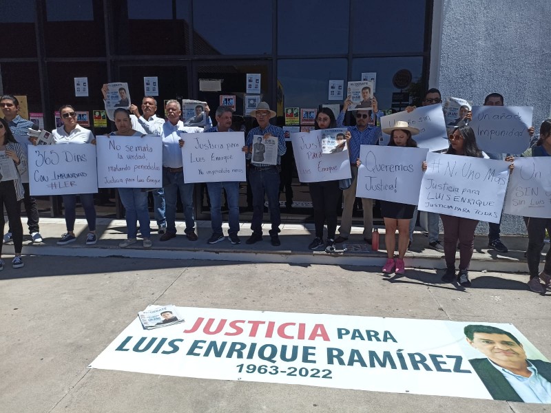 Manifestación en memoria del  periodista Luis Enrique Ramírez