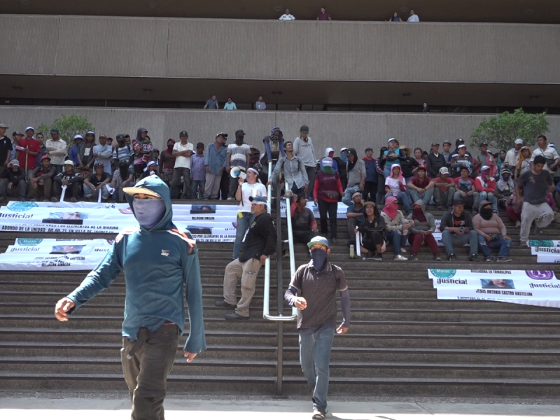 Manifestación en palacio de gobierno por asesinato