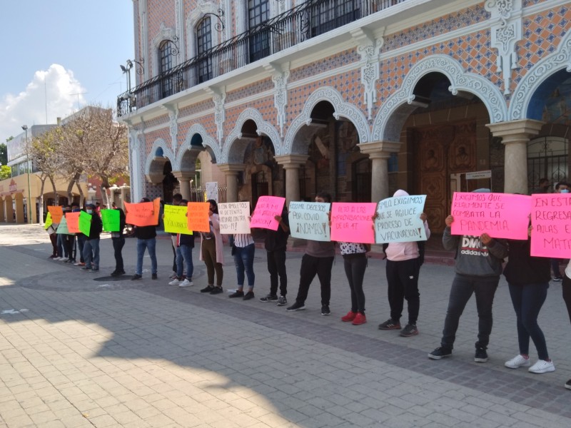Manifestación pacífica por estudiantes de Tehuacán