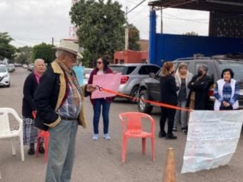 Manifestación por drenajes colapsados en Municipio Libre