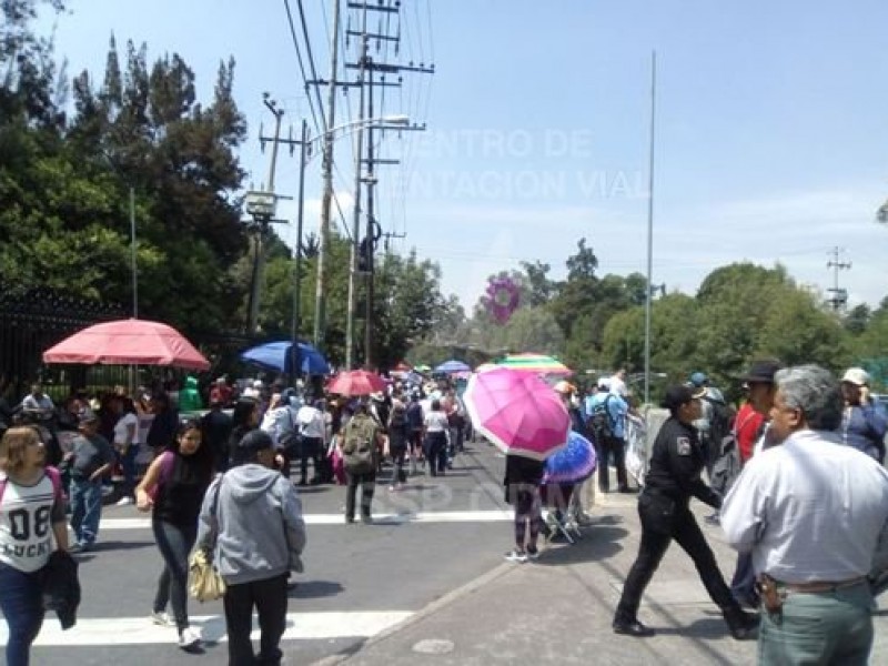 Manifestación provoca cierre de avenidas