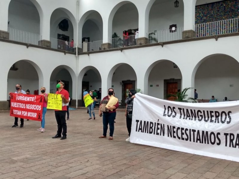 Manifestaciones contra el alcalde terminan en confrontación