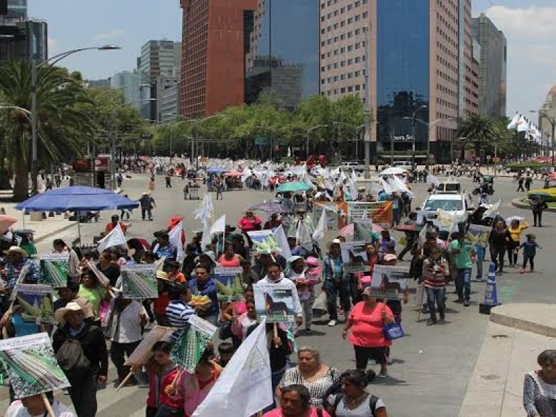 Manifestantes afectan vialidades en el Centro capitalino