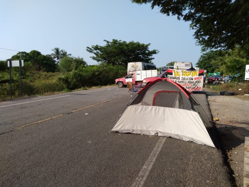 Manifestantes amagan con suspender el suministro de agua en Juchitán