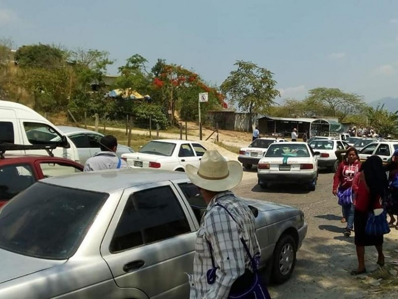 Manifestantes bloquean tramo carretero Ocosingo-Palenque