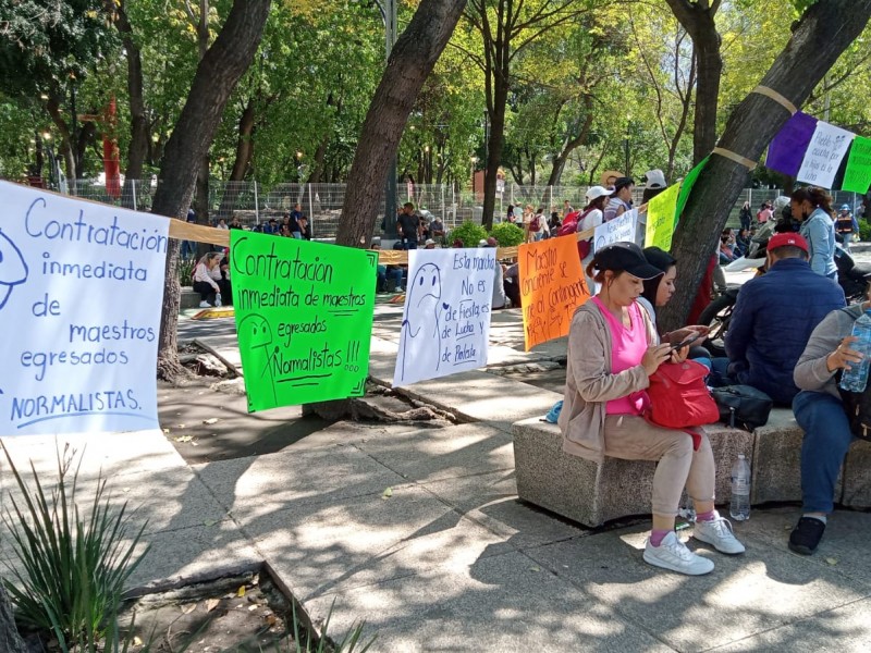 Manifestantes de la CNTE bloquean Insurgentes y Reforma en CdMx