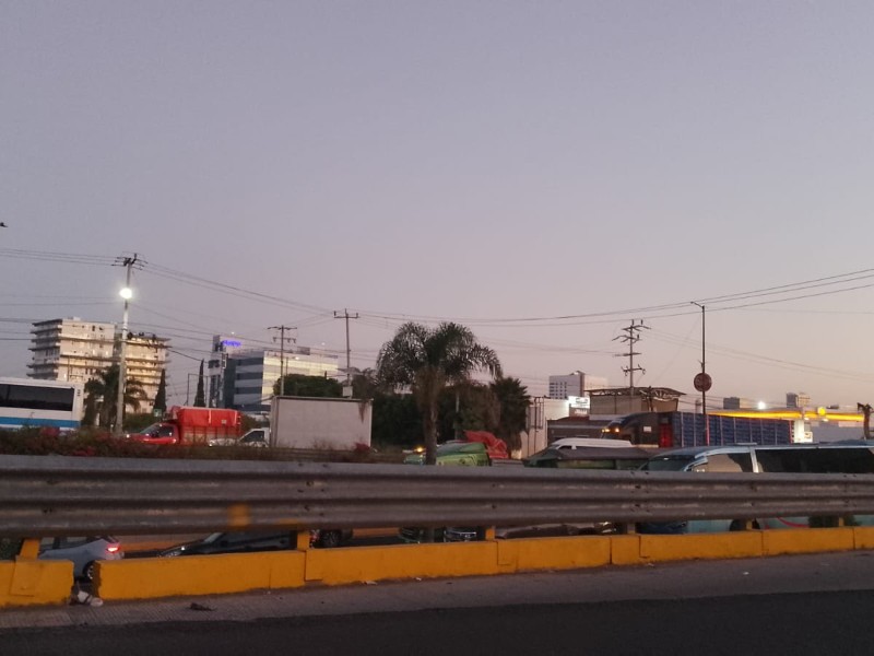Manifestantes toman la Atlixco-Puebla tras presunto secuestro de menores