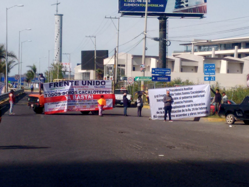 Manifestantes tomaron la Vía Atlixcáyotl