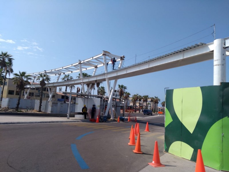 Manifiestan gran aceptación por paso peatonal elevado: sondeo