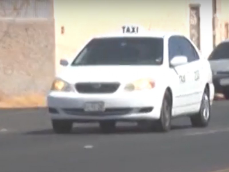 Manifiestan molestia taxistas por nuevos permisos eventuales