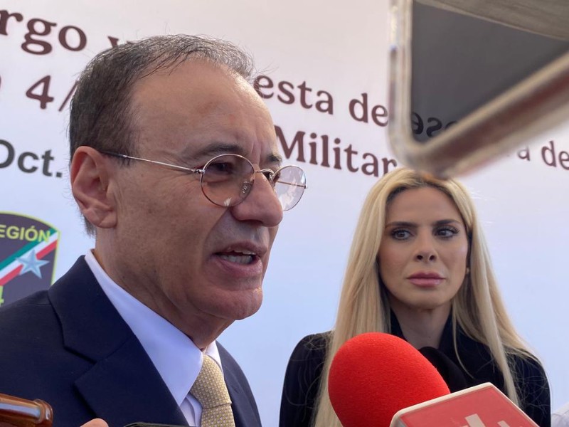 Mantas en escuelas son actos de propaganda: Durazo
