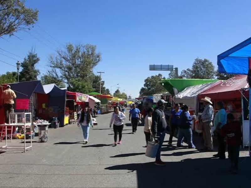 Mantendrán permisos para 700 comerciantes pese a obras inconclusas