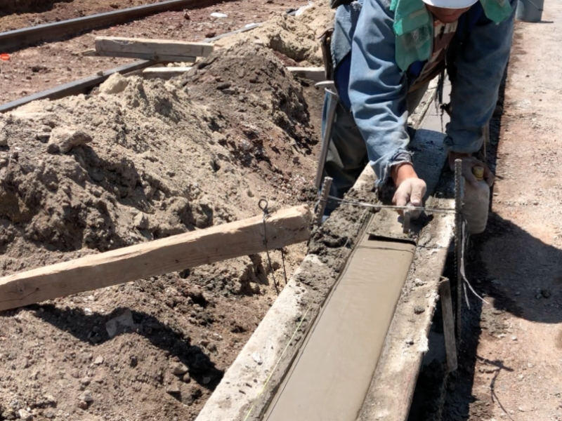 Mantenimiento vial en zona aledaña al parque industrial Benito Juárez