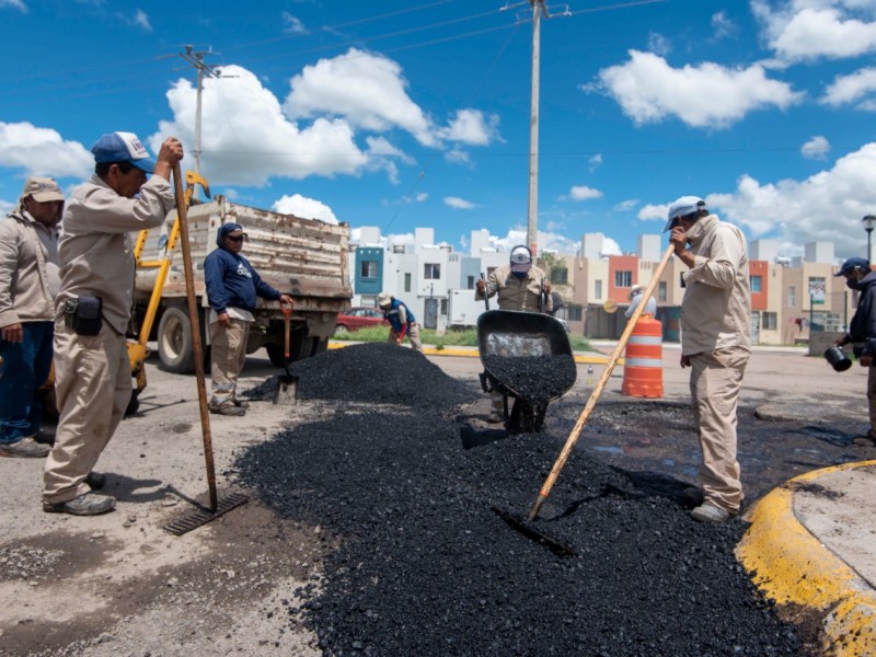 Mantiene municipio de El Marqués brigadas permanentes de bacheo