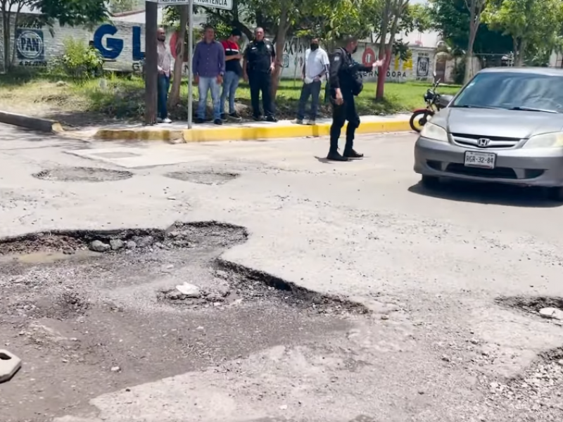 Mantiene Obras Públicas jornadas de bacheo en Tepic