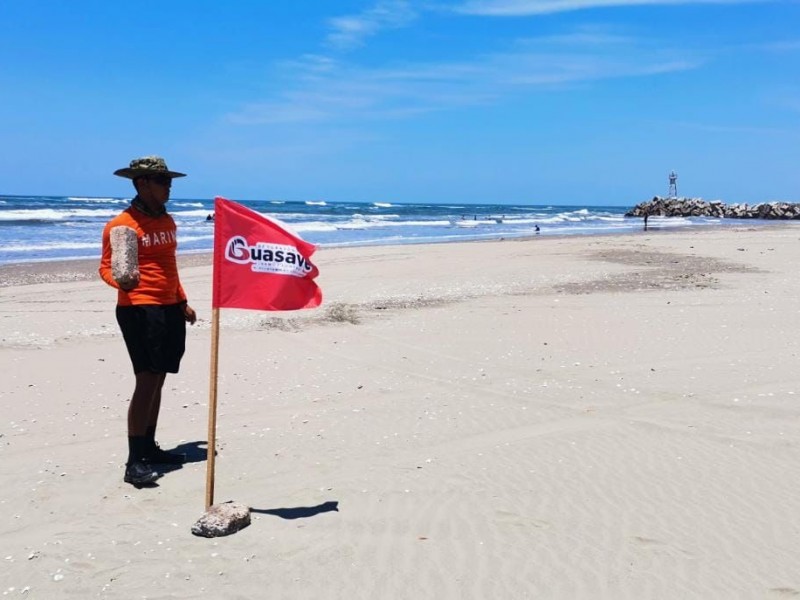 Mantienen bandera Roja en playa Las Glorias