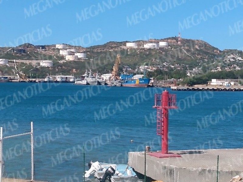 Mantienen cerrado puerto de Salina Cruz por fuertes vientos