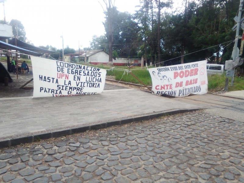 Mantienen  CNTE bloqueos en vías férreas de Michoacán 