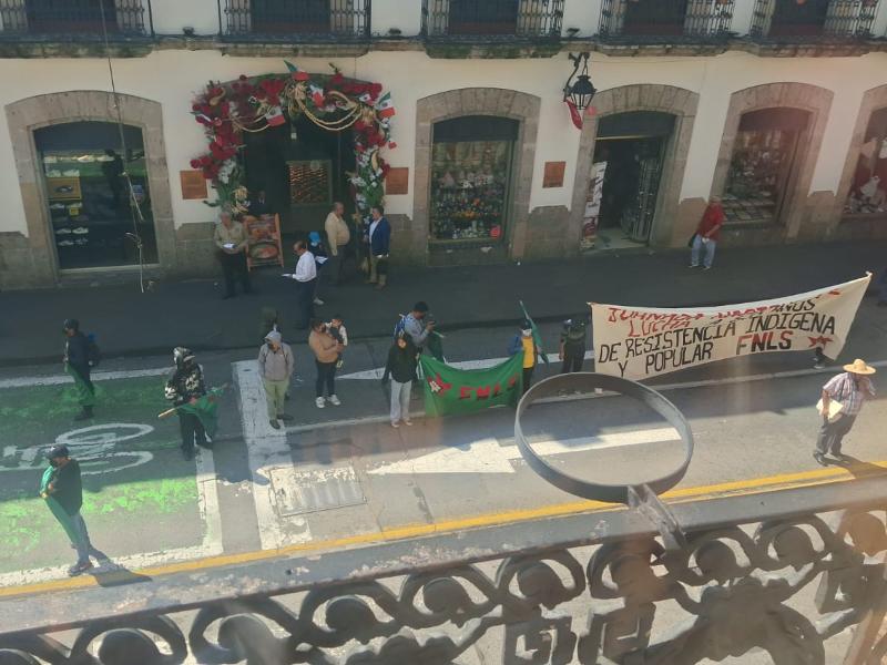 Mantienen exigencia de instalar comercio ambulante en la Plaza Melchor Ocampo