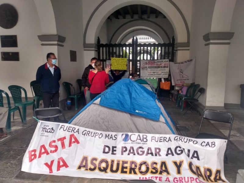 Mantienen plantón en Palacio de Veracruz