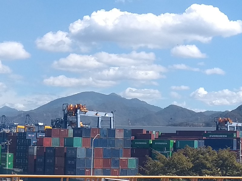 Manzanillo busca mover cuatro millones de TEU'S