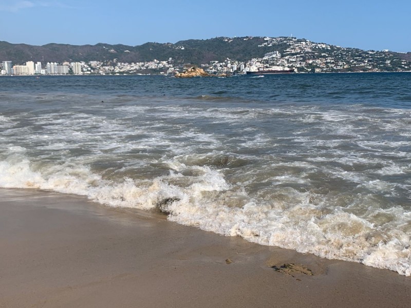 Mar de fondo afecta las costas de Guerrero