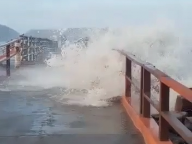 Mar de fondo afecta traslado de turistas a la Isla