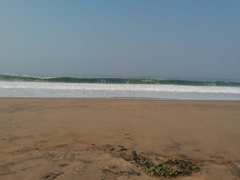 Mar de fondo genera alto oleaje en playas de Guerrero