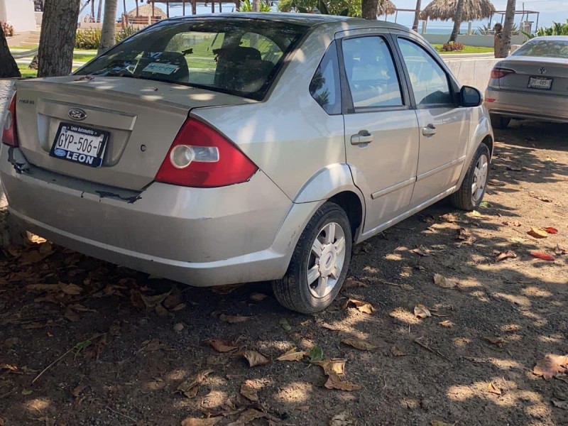 Mar expulsa cuerpo de un masculino en Troncones