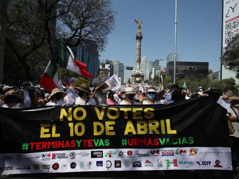 Marcha CDMX contra consulta y apoyo INE