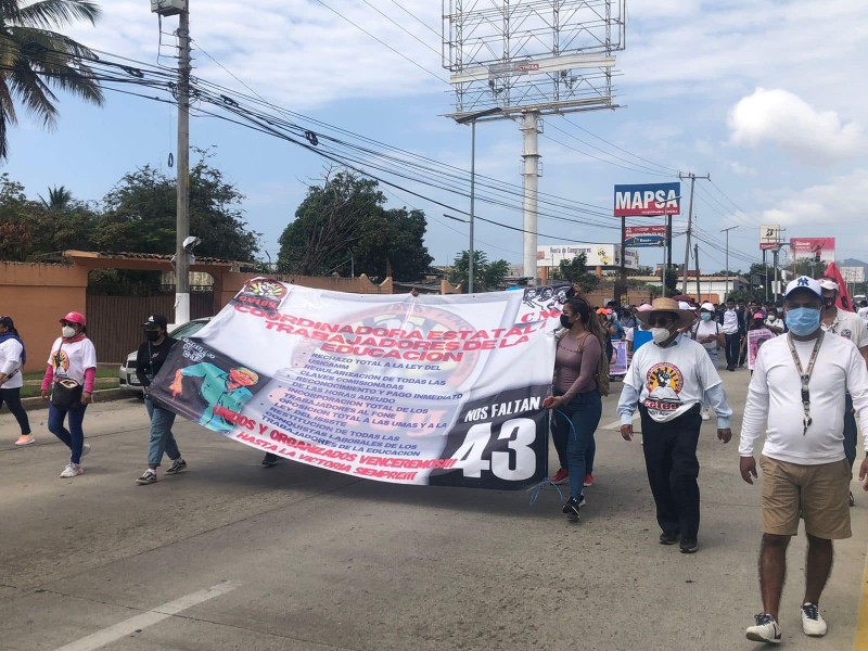 Marcha CETEG, Ayotzinapa y organizaciones contra hostigamiento a movilizaciones