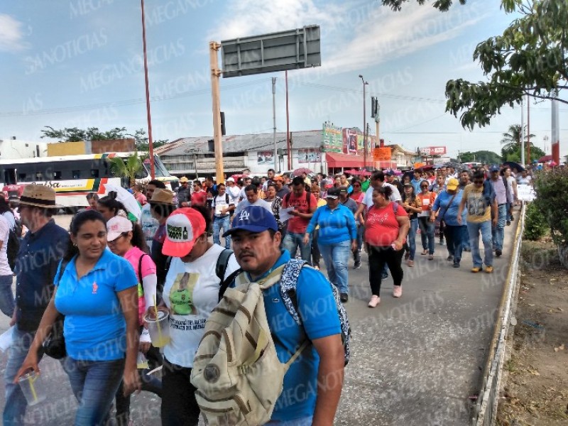 Marcha el magisterio en Juchitán