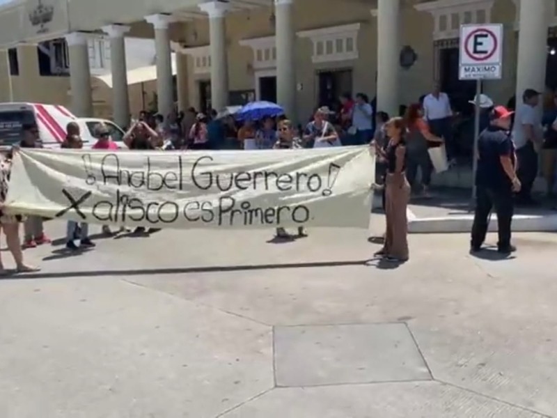 Marcha en Xalisco, reunión con el gobernador y revocación de mandato