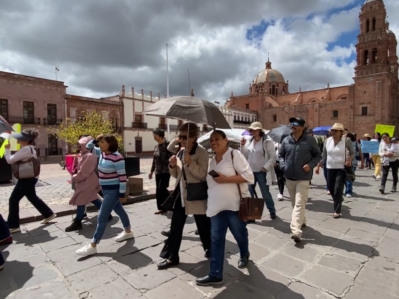 Marcha en Zacatecas en protesta por nuevos libros de texto