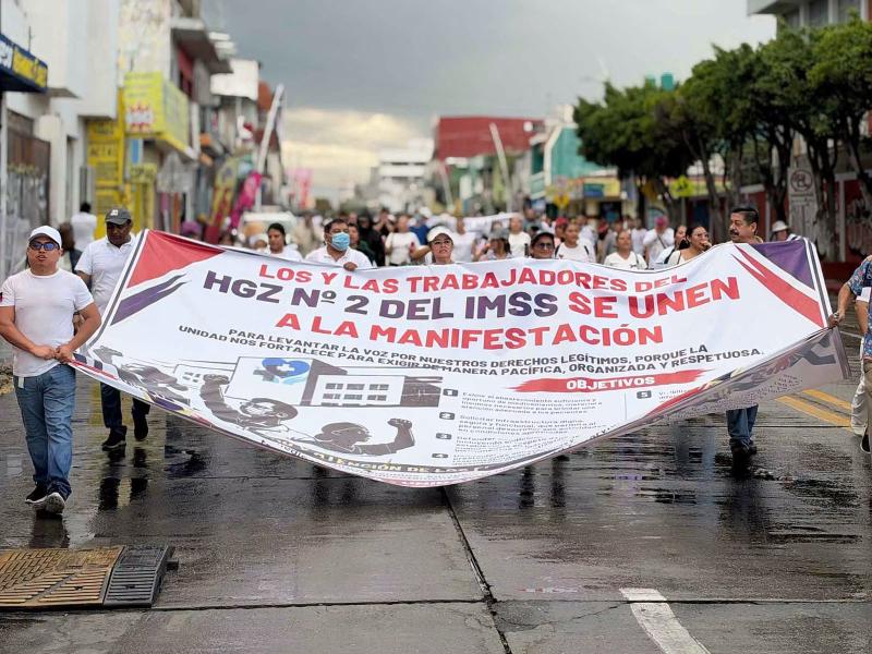 Marcha IMSS en Chiapas, exigen mejores laborales y abasto de medicamentos
