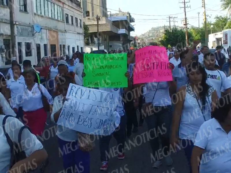 Marcha la CTM en Salina Cruz