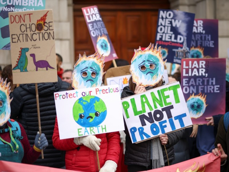 Marcha mundial por crisis climática exige acciones a políticos